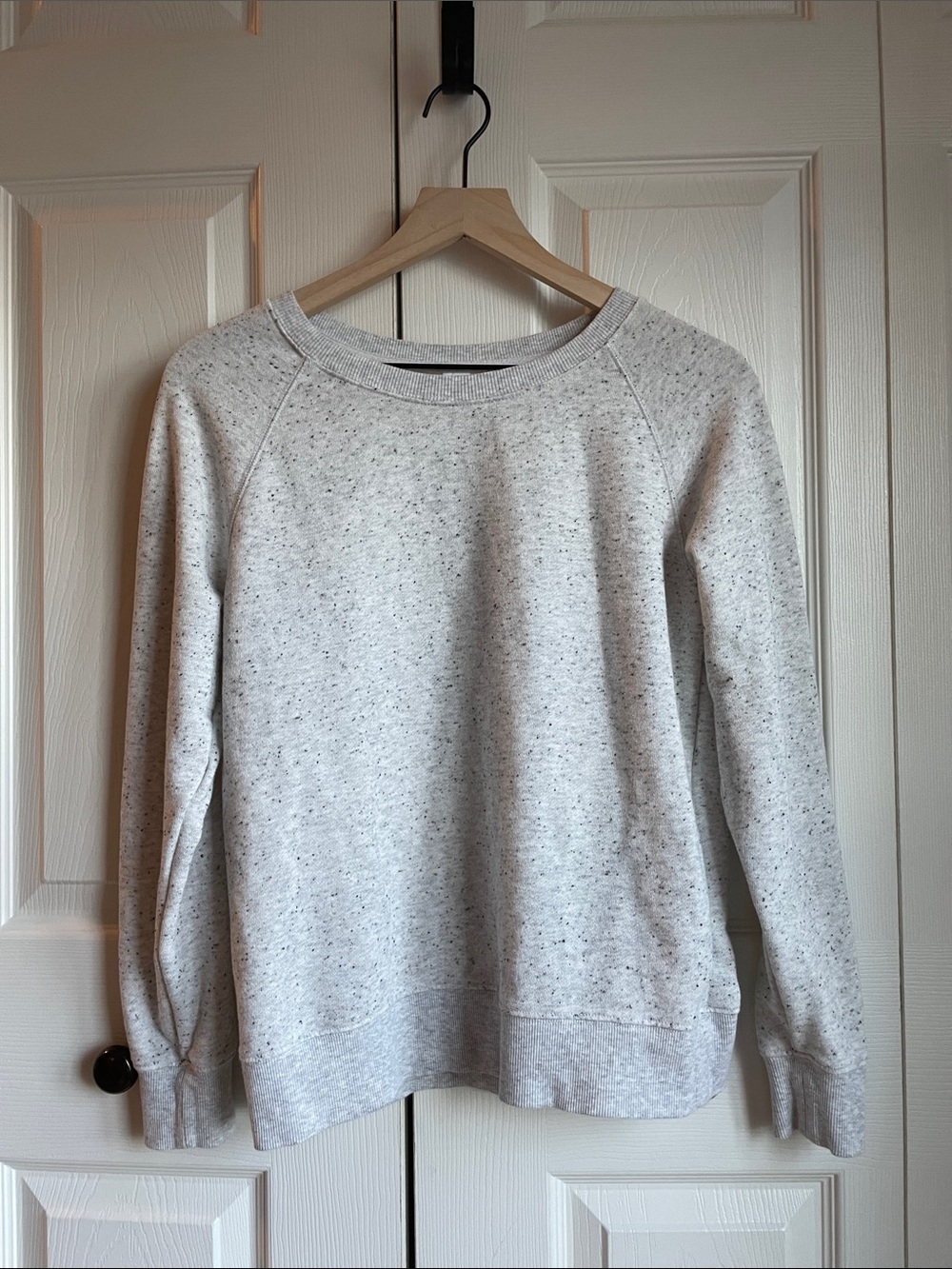 Old Navy Women's Heather Light Gray Pullover Sweatshirt
